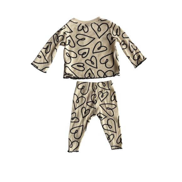 Cat & Jack Baby 2-Piece Outfit Set 0-3M Ribbed Heart Print Long Sleeve Outfit - Picture 2 of 5